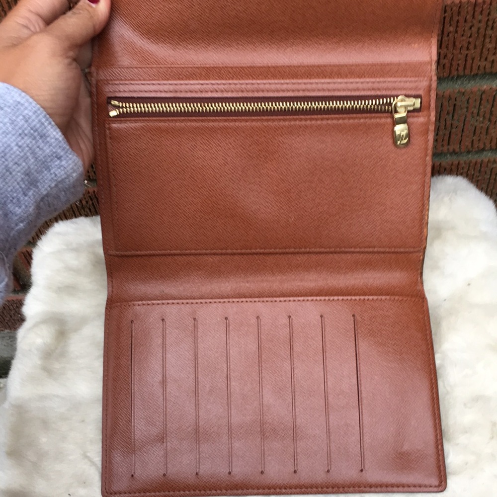 Louis Vuitton Wallet - Picture 6 of 14